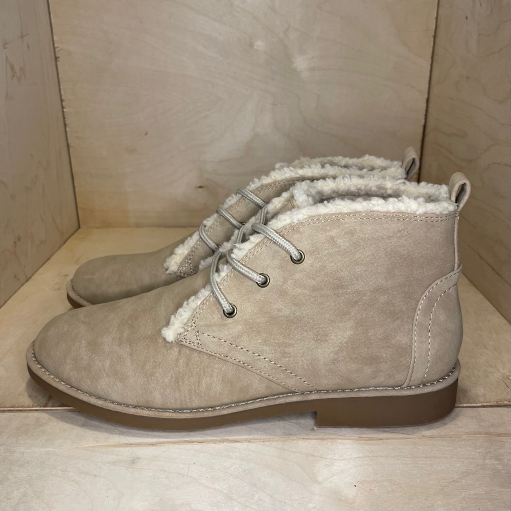 NWOT Seven Dials Shearling Lined Ankle Boots